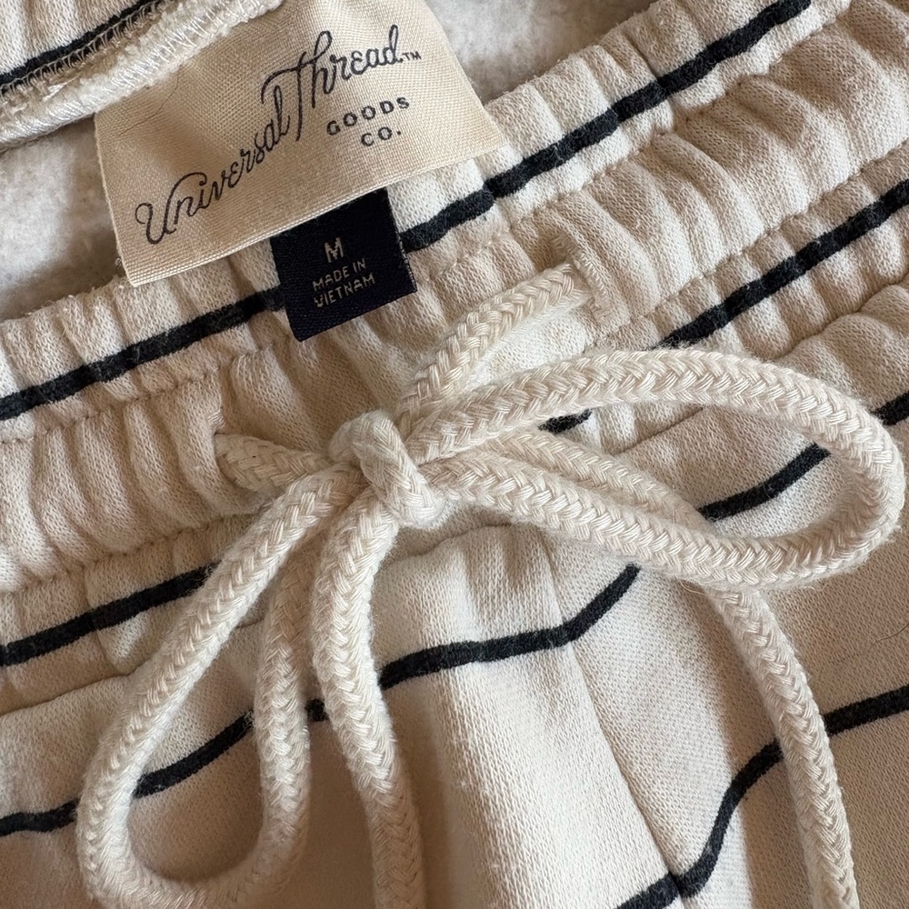 Universal Thread Cream and Black Lounge shorts